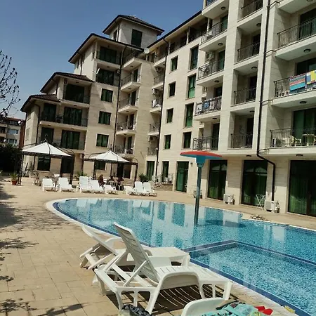 Family Amadeus Lux شقة ساني بيتش