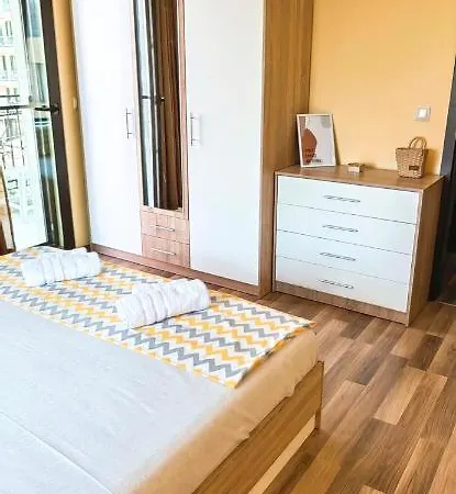 Family Amadeus Lux شقة *